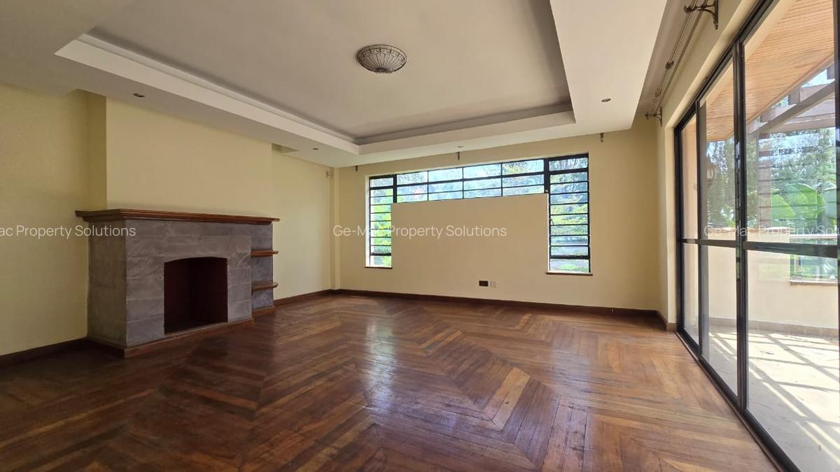 5 Bed Townhouse with En Suite in Lavington - 4