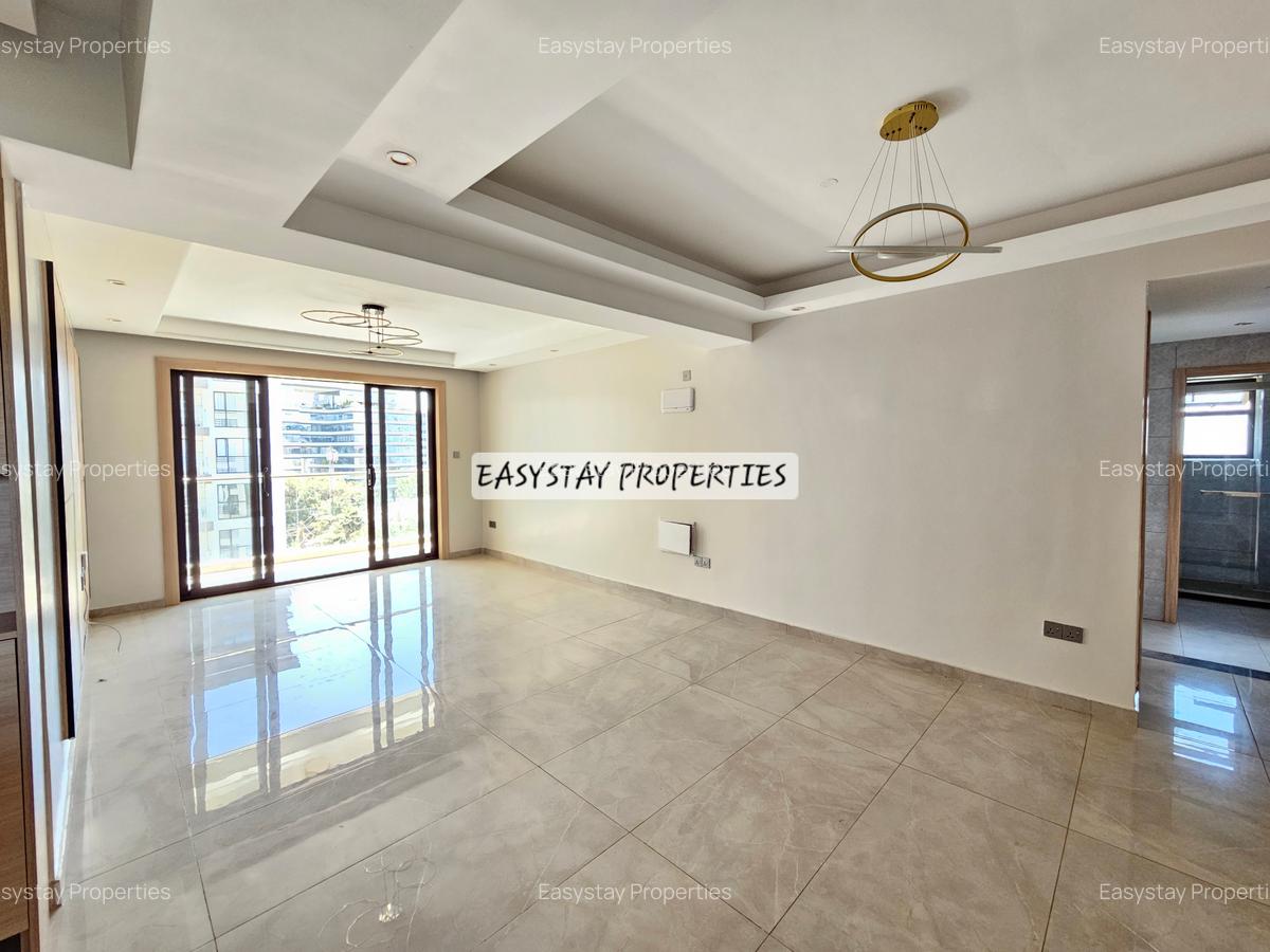3 Bed Apartment with En Suite in Riverside - 2