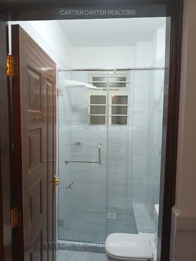 Furnished 2 Bed Apartment with En Suite in Garden Estate - 10