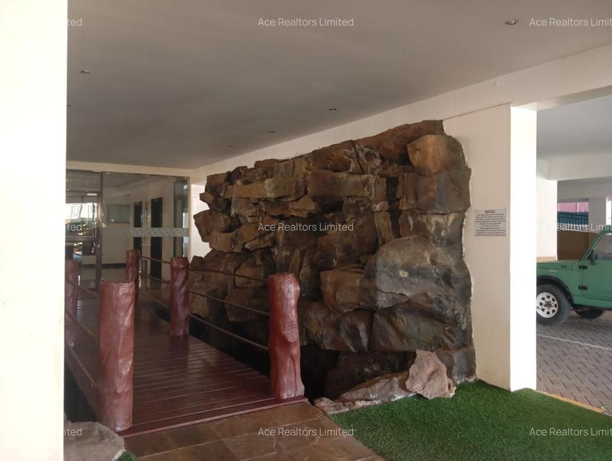 3 Bed Apartment with En Suite at General Mathenge - 8