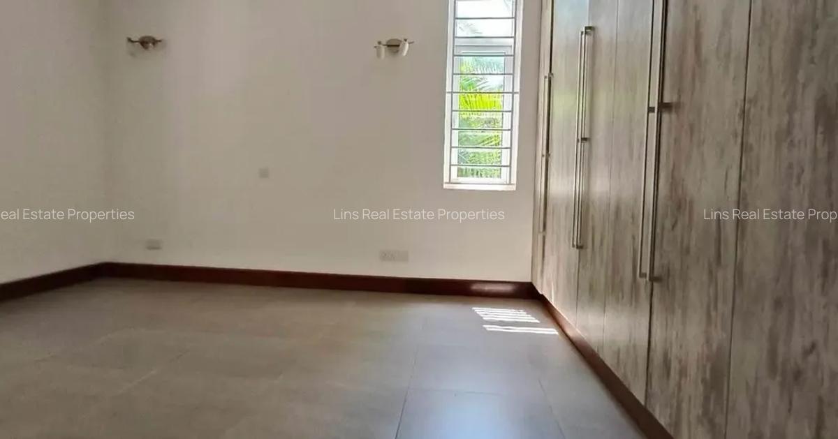 5 Bed Townhouse with En Suite in Rosslyn - 7