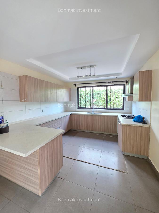 4 Bed Townhouse with En Suite at Lavington Green - 3