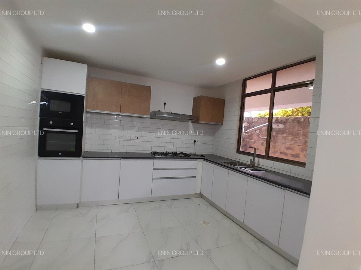 3 Bed Apartment with En Suite in Lavington - 8