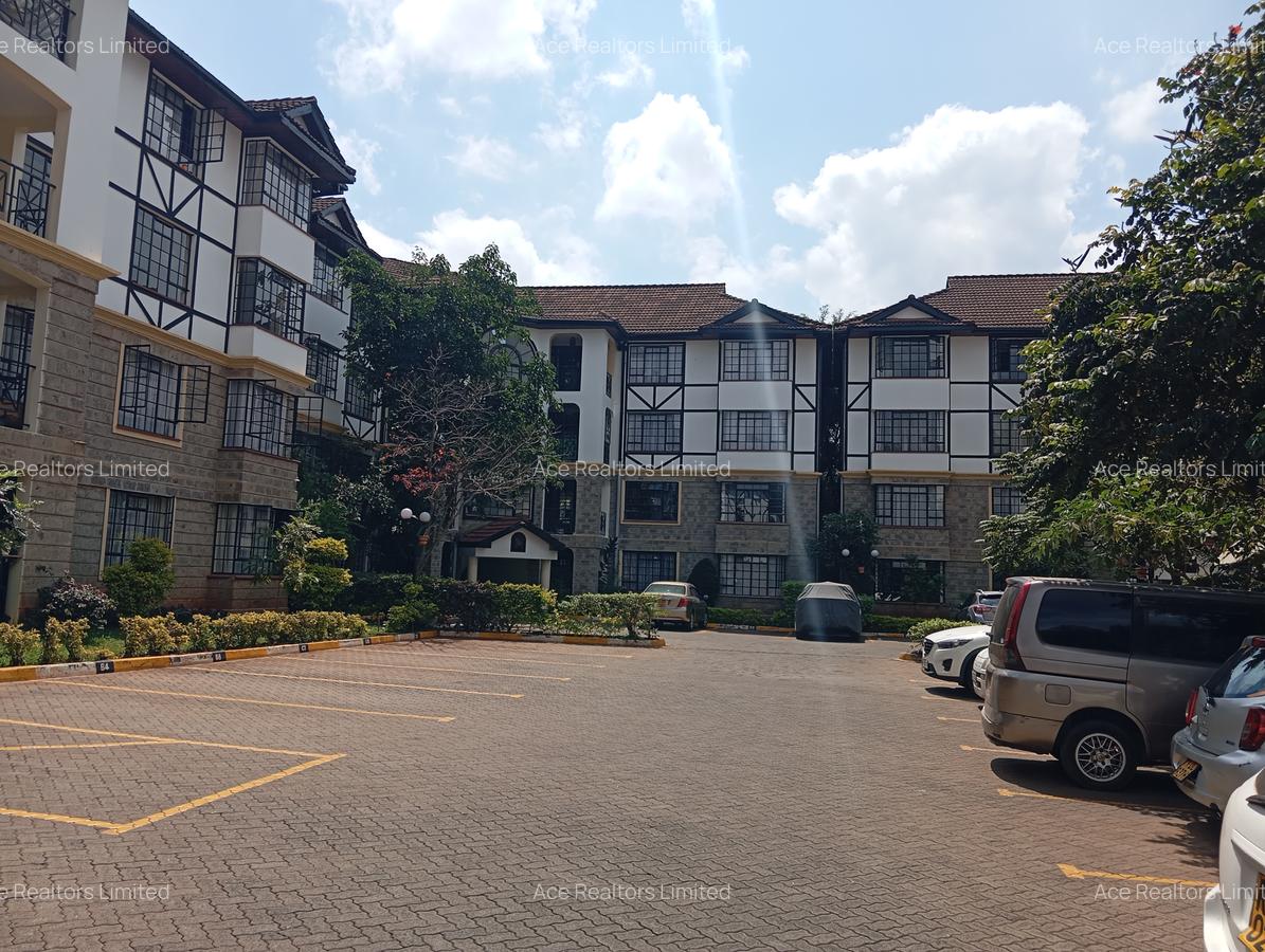 3 Bed Apartment with En Suite at Valley Arcade - 1