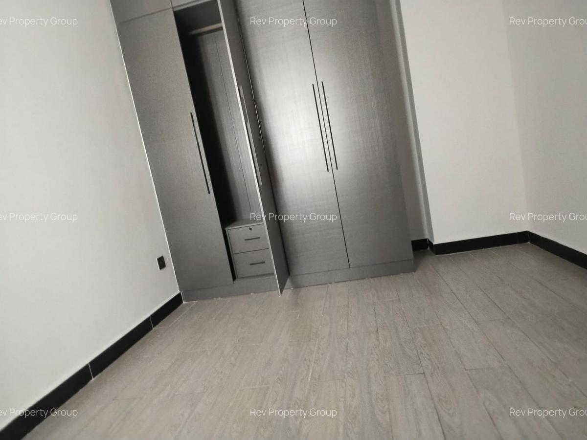 2 Bed Apartment with En Suite in Lavington - 7