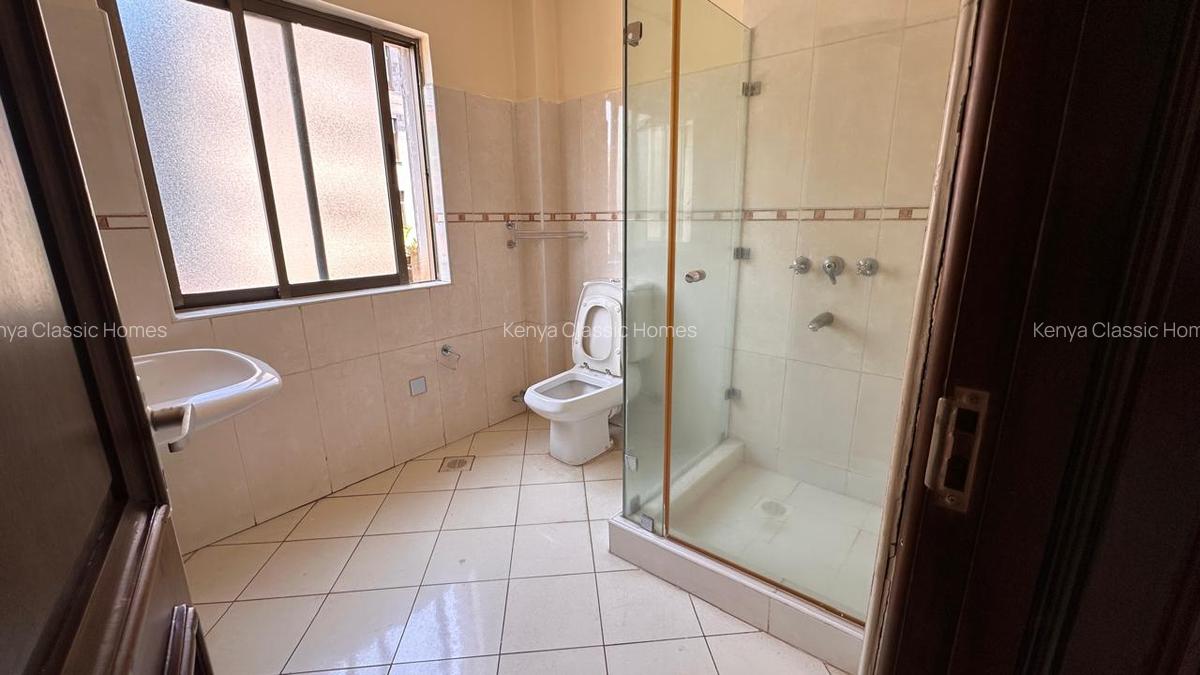 1 Bed Apartment with En Suite at Statehouse - 3