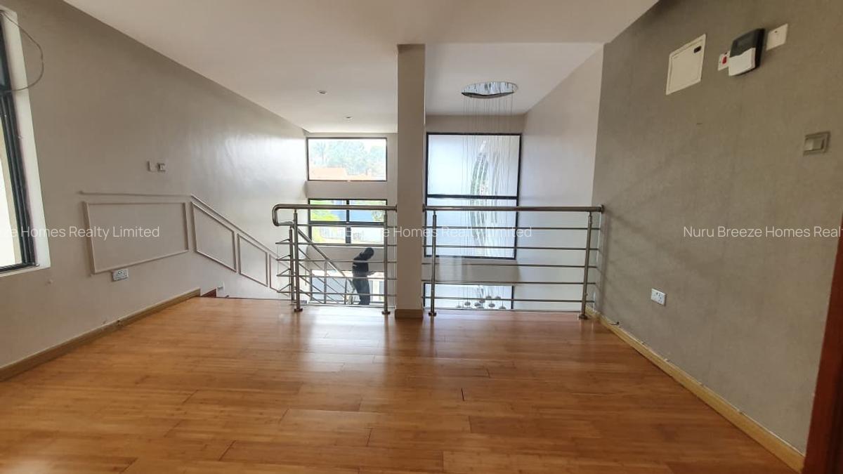 5 Bed Townhouse with En Suite in Lavington - 9