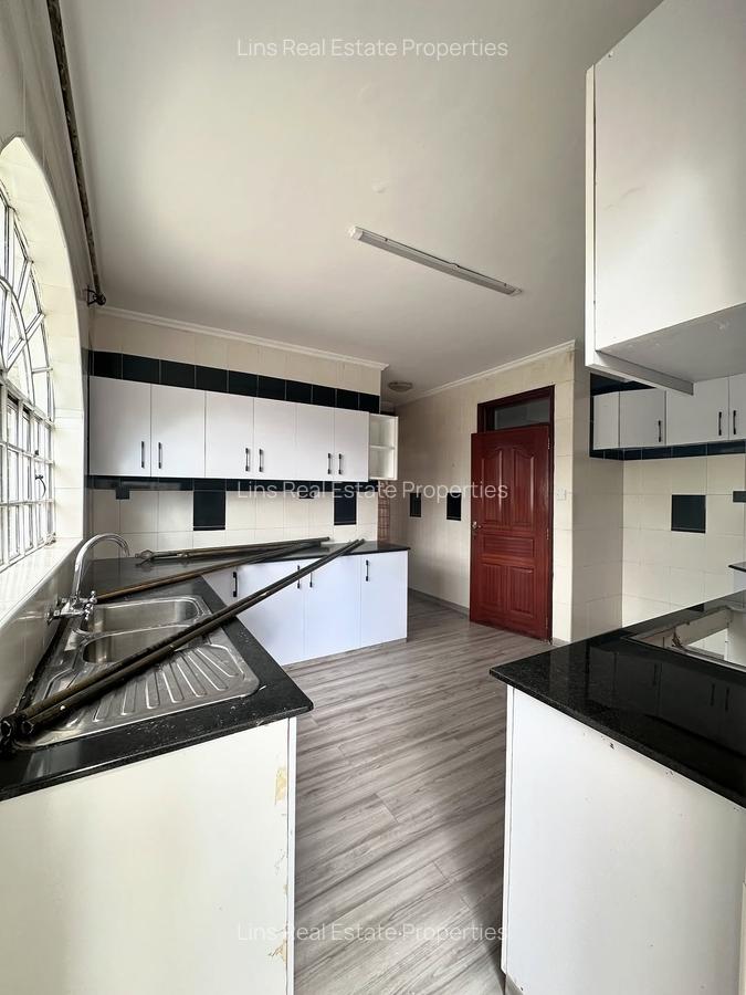 5 Bed Townhouse with En Suite in Lavington - 8