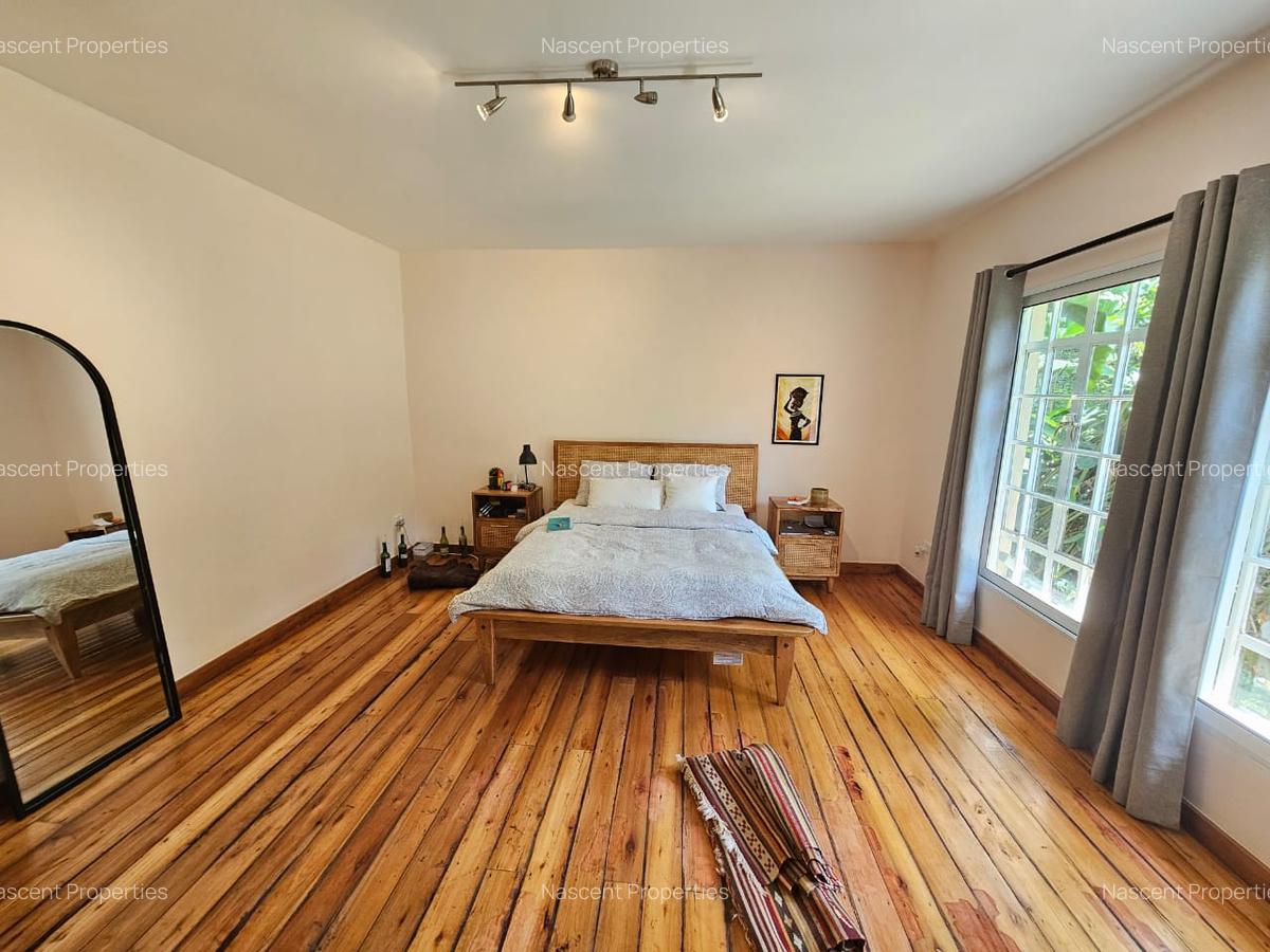 3 Bed House with En Suite in Ridgeways - 6