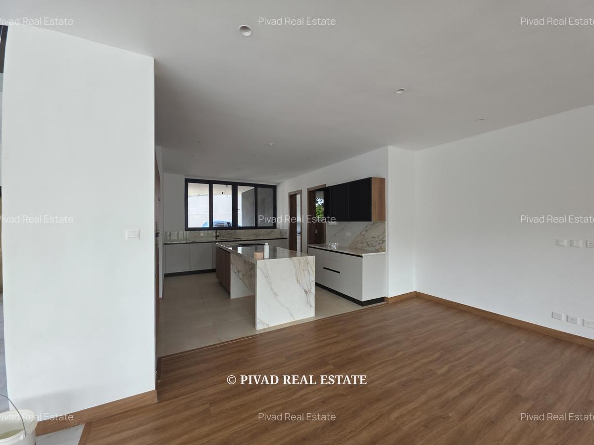 5 Bed House with Garden in Nyari - 16