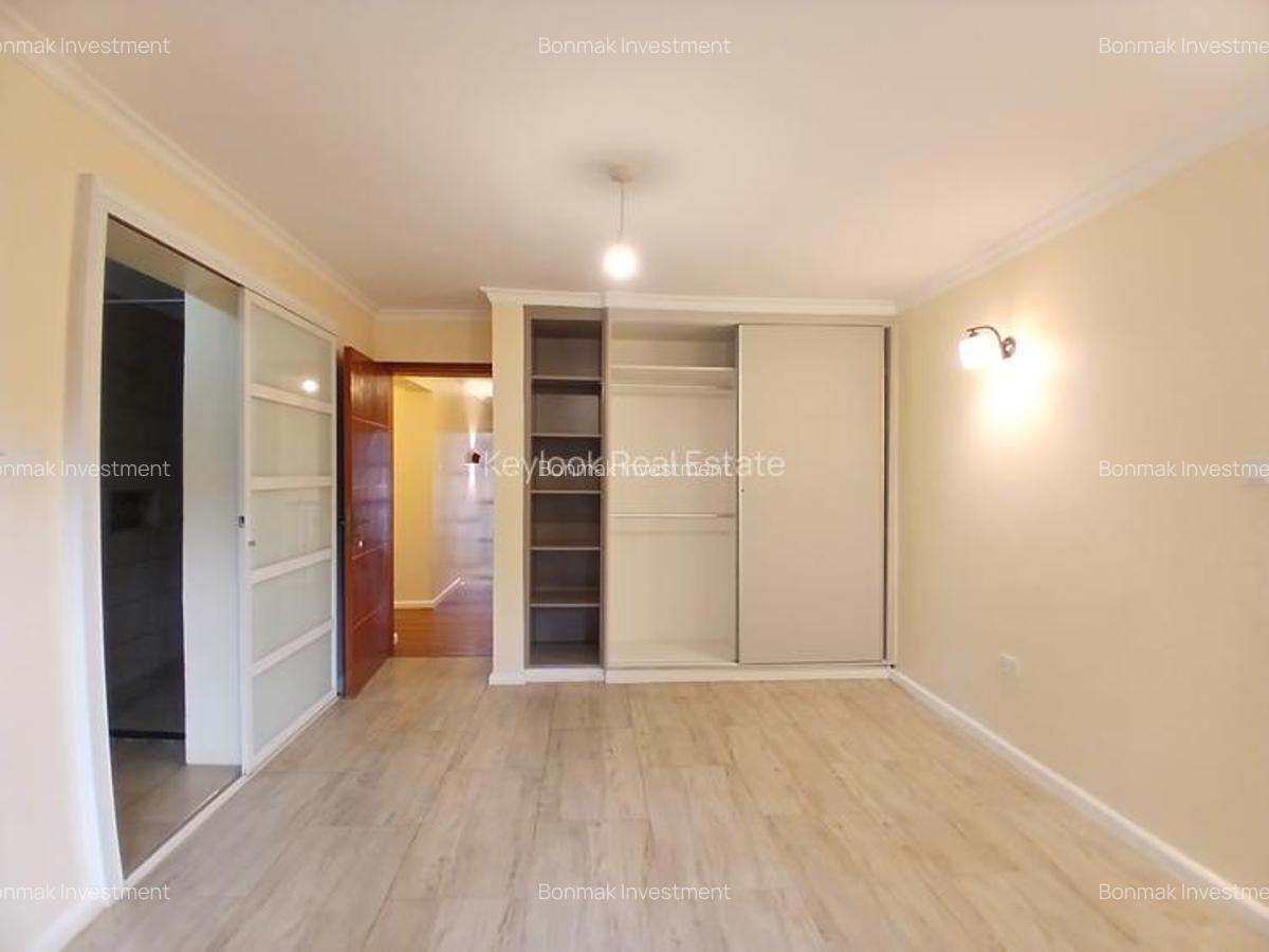 5 Bed Townhouse with En Suite at Lavington Green - 10