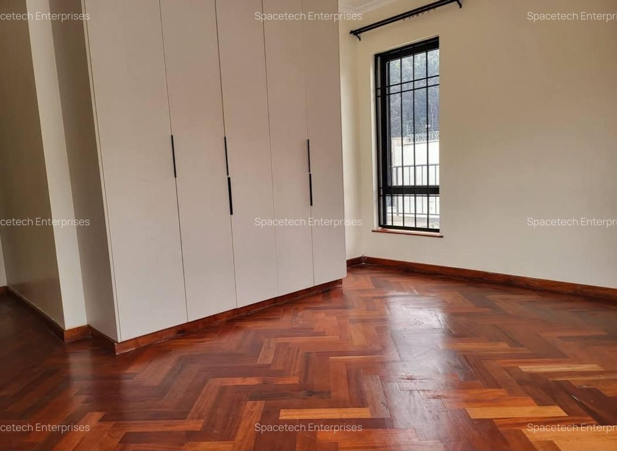 5 Bed House with En Suite in Loresho - 16