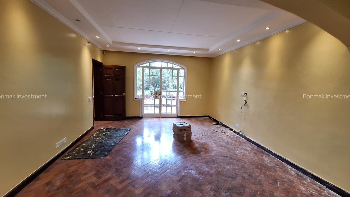 4 Bed Townhouse with En Suite at Old Runda - 6
