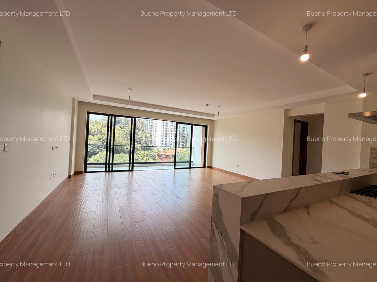 3 Bed Apartment with Swimming Pool in Riverside - 1