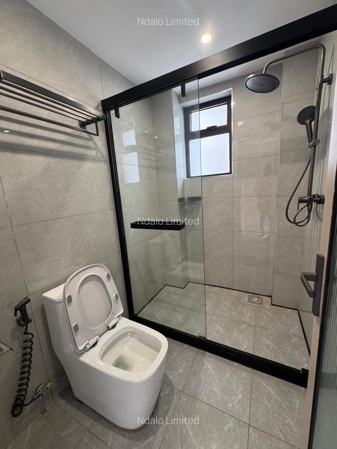 3 Bed Apartment with En Suite at Riverside - 6