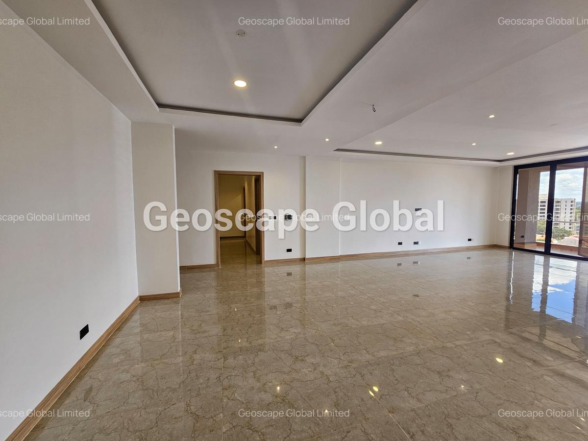 4 Bed Apartment with En Suite in Spring Valley - 10
