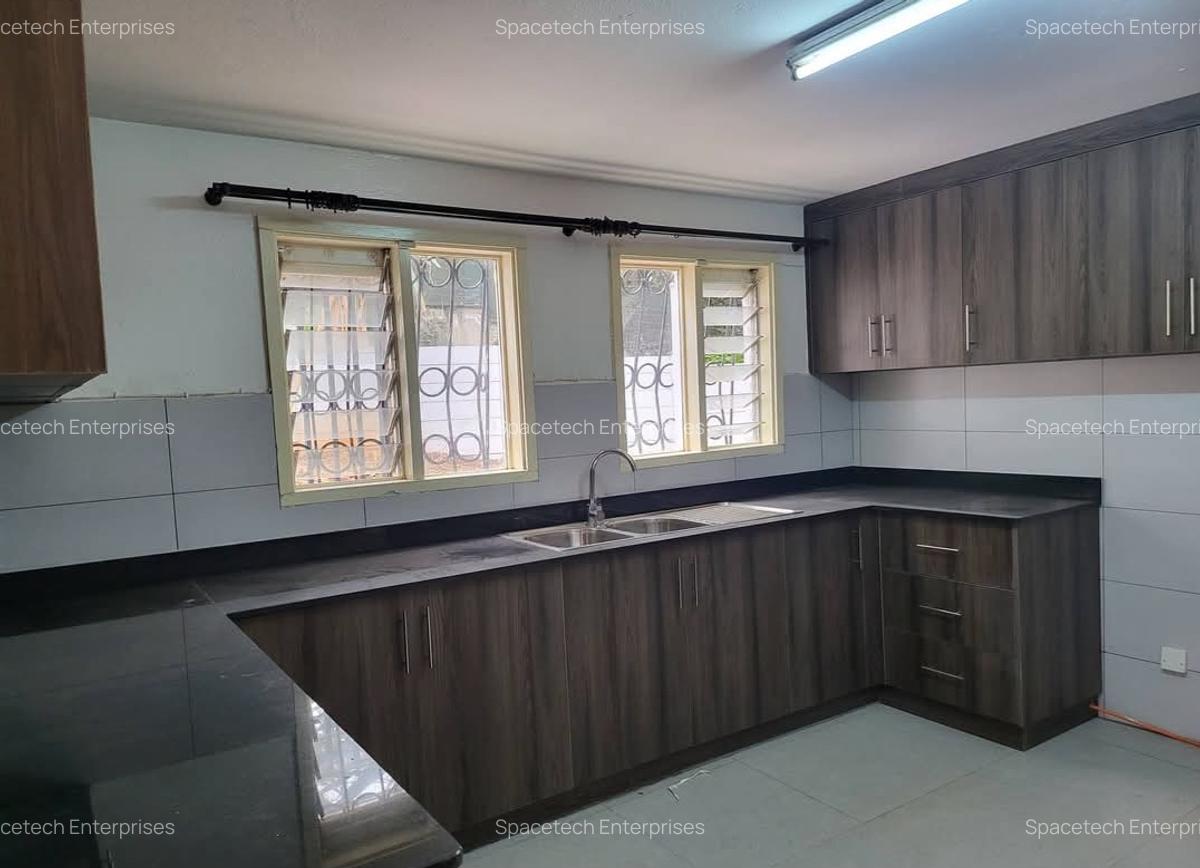 4 Bed House with Staff Quarters in Hill View - 7