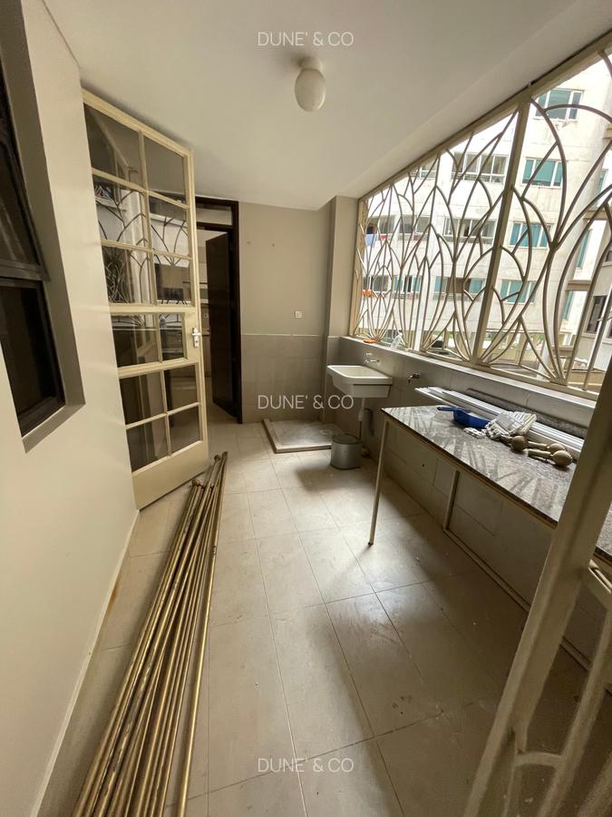 3 Bed Apartment with En Suite in Riverside - 11