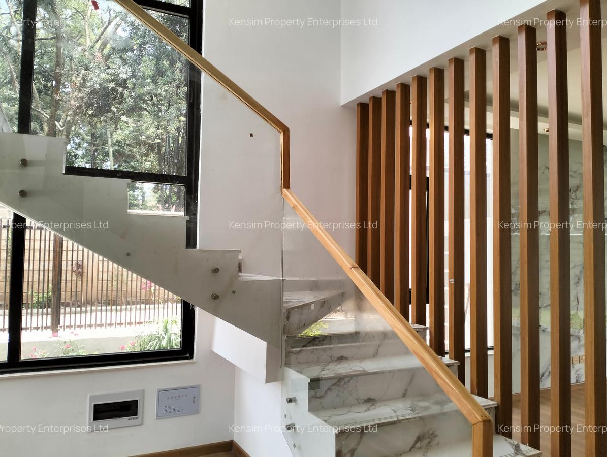 5 Bed Townhouse with En Suite in Lavington - 15