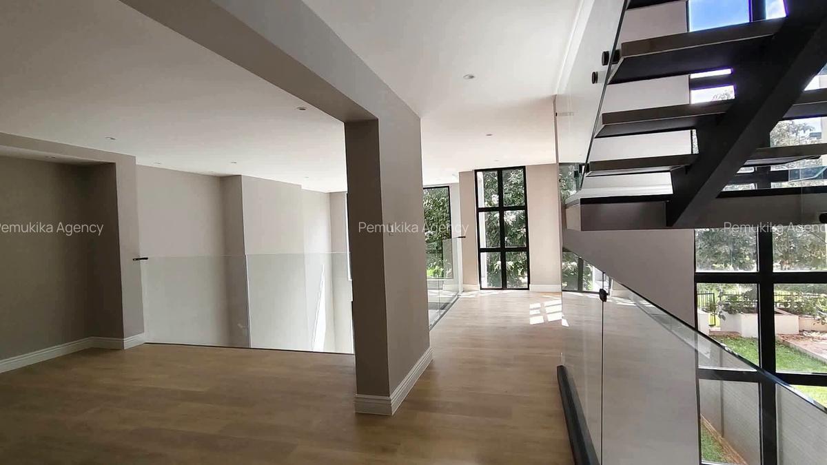 5 Bed Villa with En Suite in Runda - 4