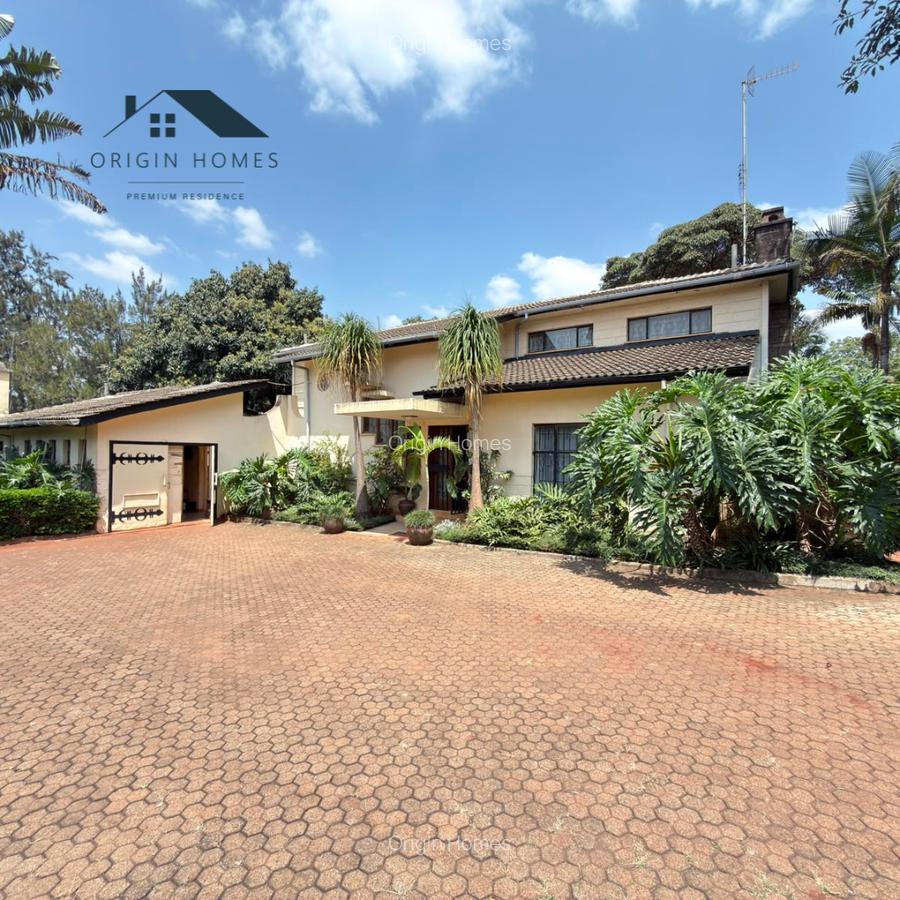 4 Bed House with En Suite at Lavington - 3