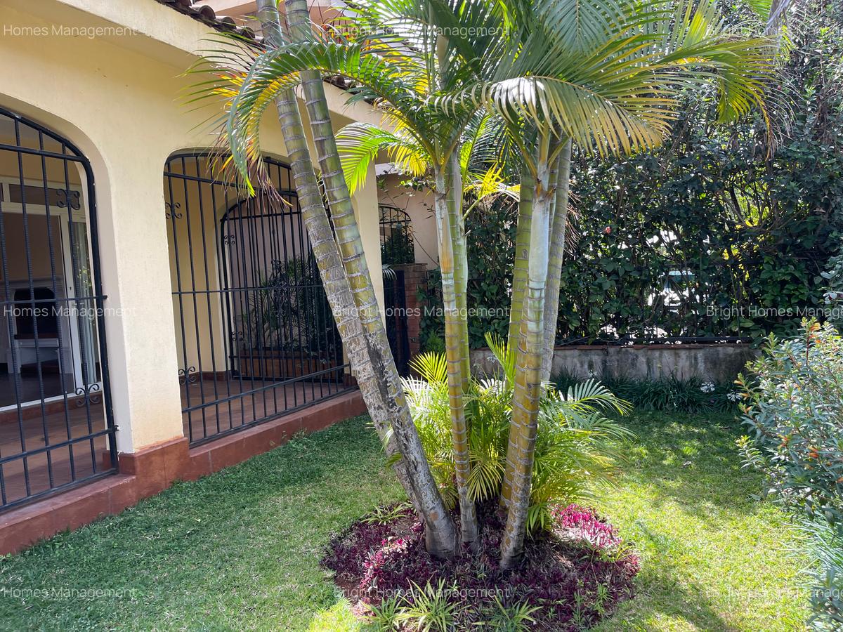 4 Bed Townhouse with En Suite in Westlands Area - 16