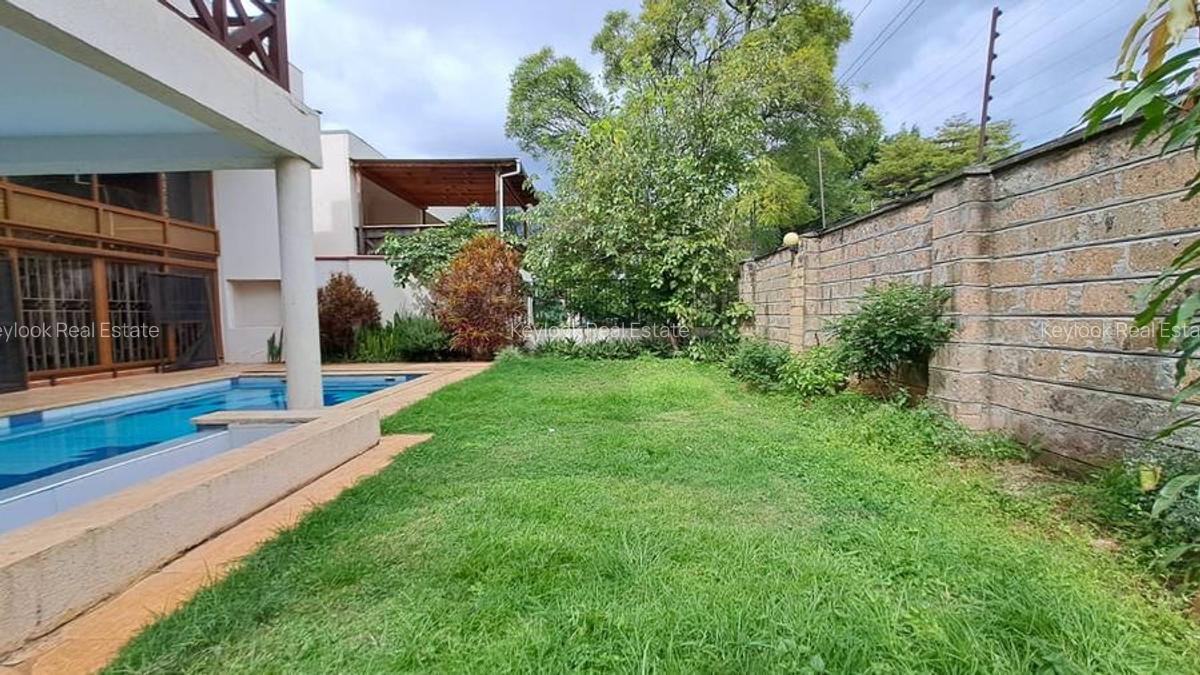 5 Bed Townhouse with En Suite at Lavington Green - 8