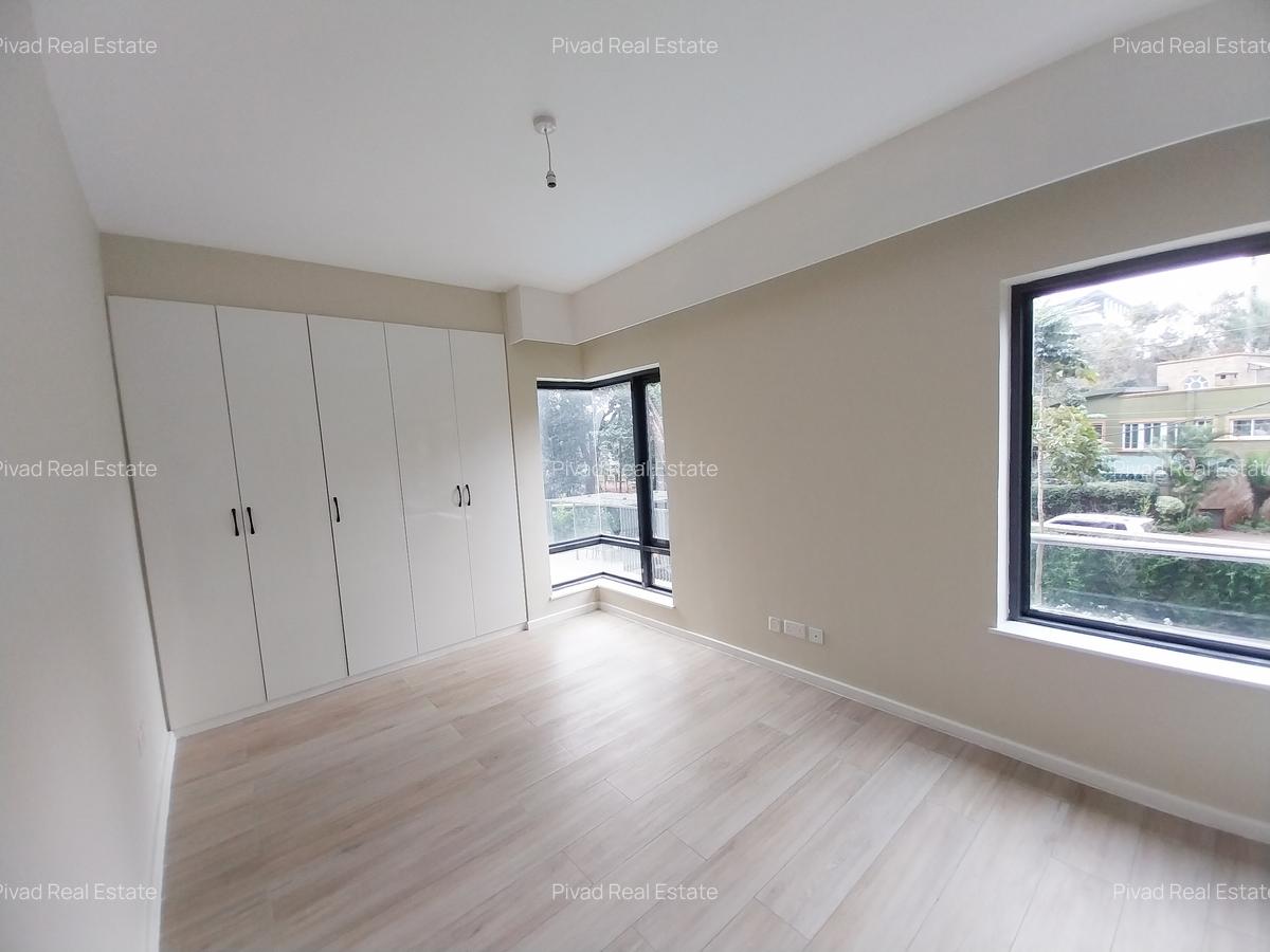 2 Bed Apartment with Swimming Pool in Riverside - 6