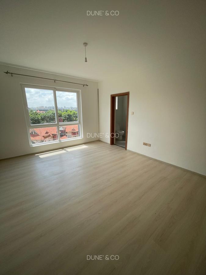 3 Bed Apartment with En Suite in Westlands Area - 10
