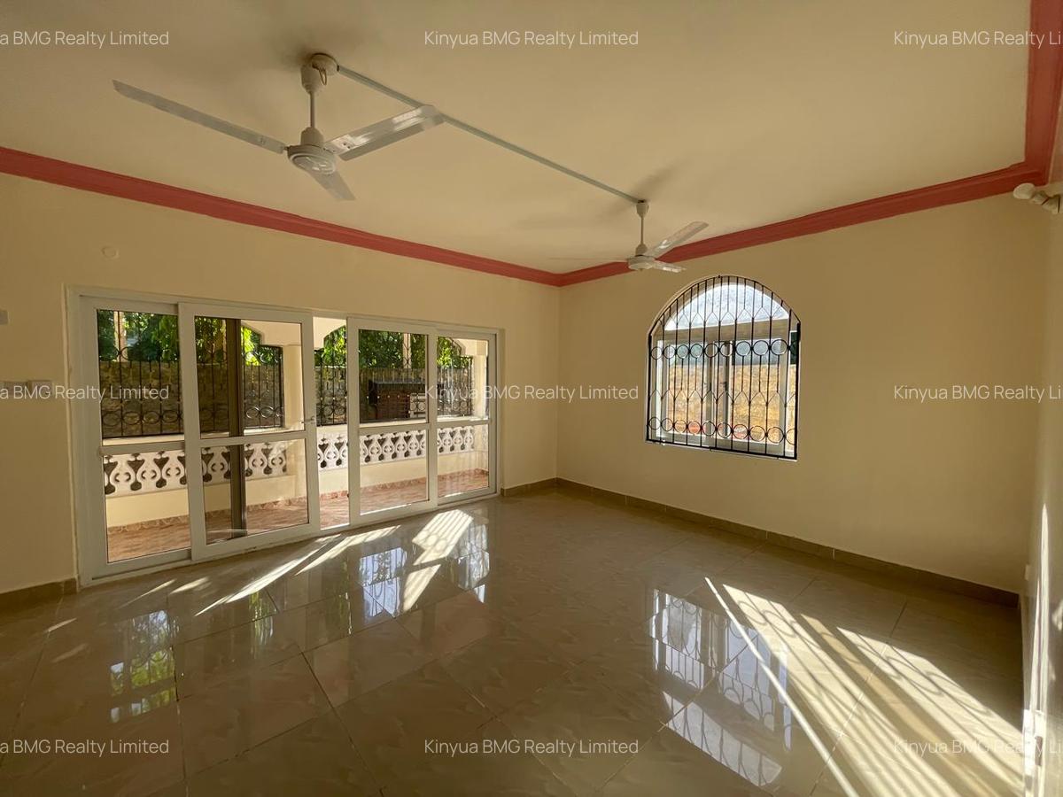4 Bed Townhouse with En Suite in Nyali Area - 5