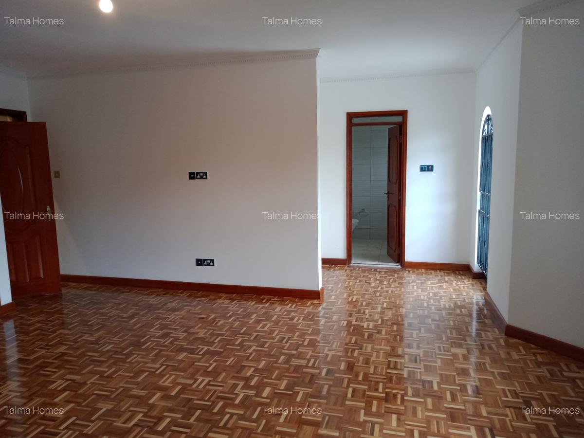 4 Bed Townhouse with En Suite at Lavington Green - 10