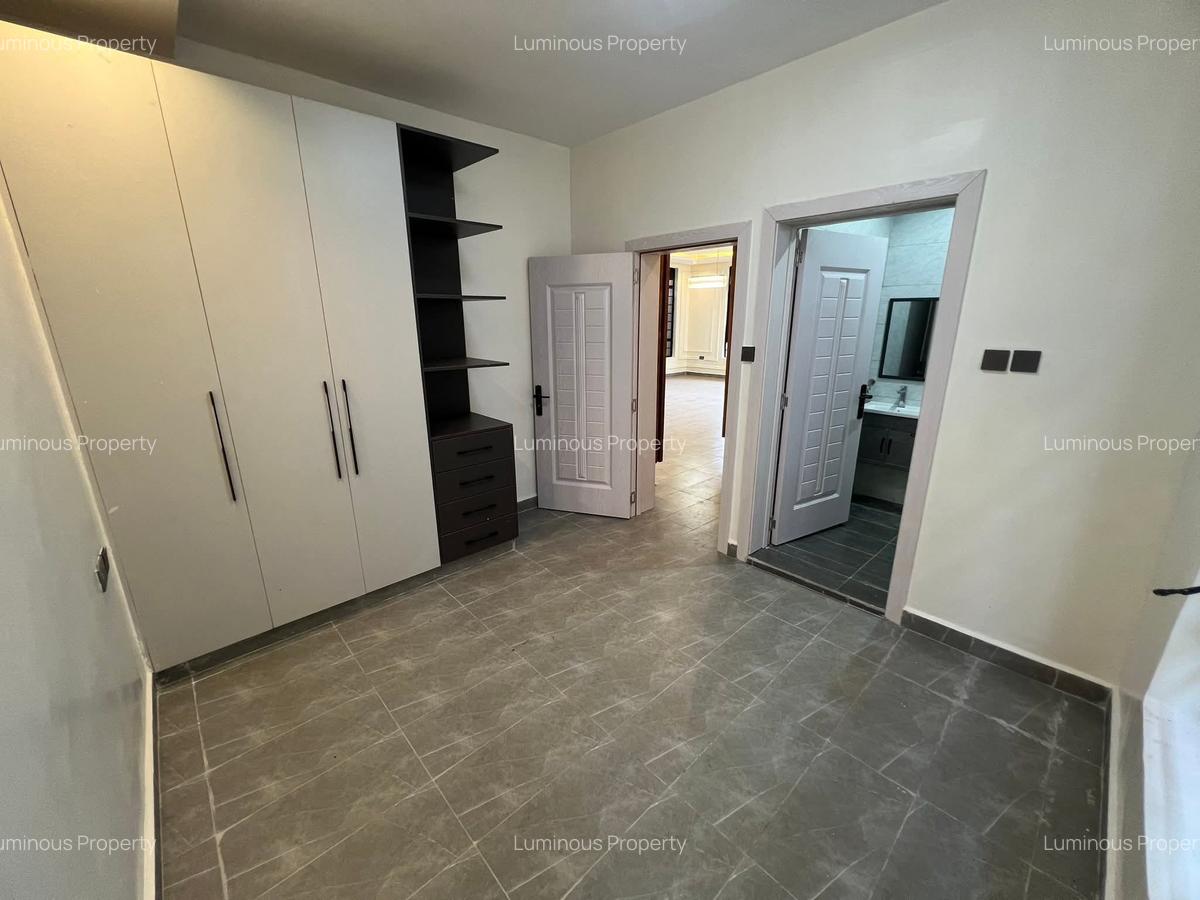 4 Bed House with En Suite at Membley - 7