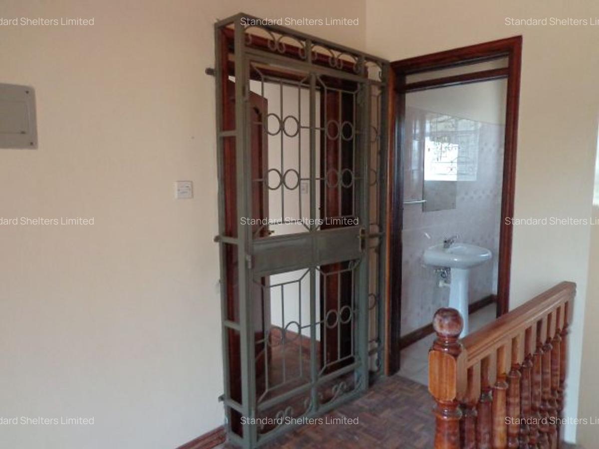 6 Bed House with En Suite in Nyari - 9