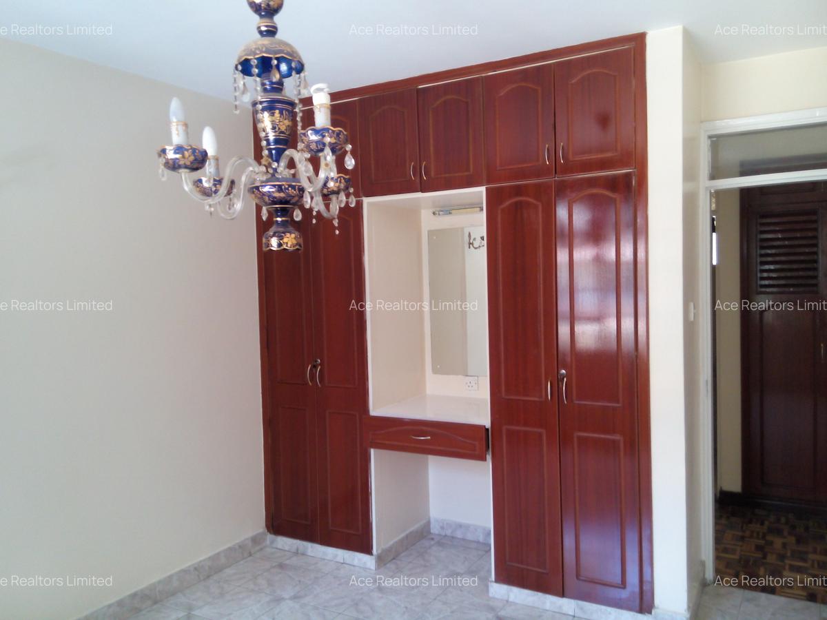 3 Bed Apartment with En Suite at Kilimani - 10