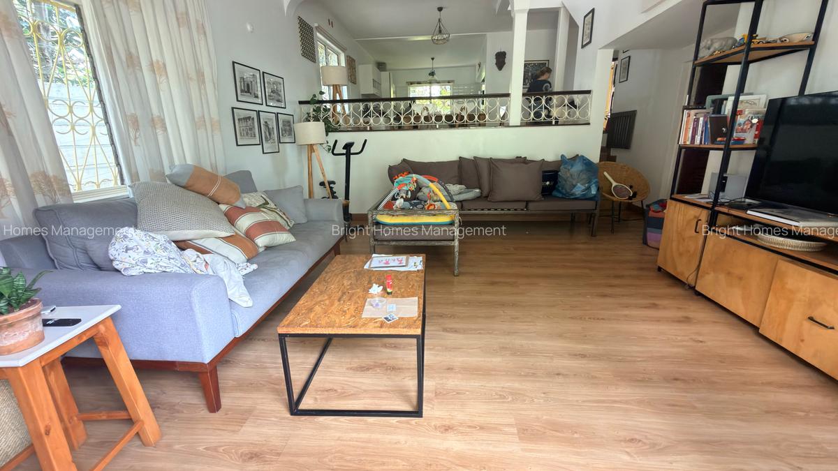 4 Bed Townhouse with En Suite in Rhapta Road - 2