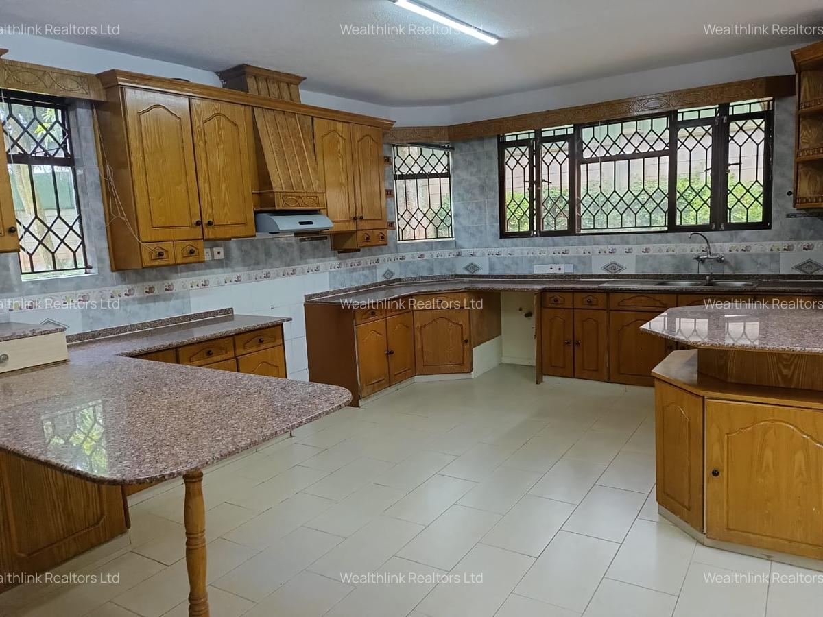 5 Bed House with En Suite at Runda - 14