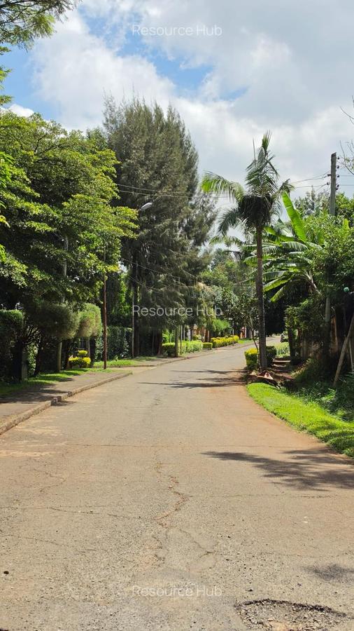 4 Bed House with En Suite at Mountain View - 13