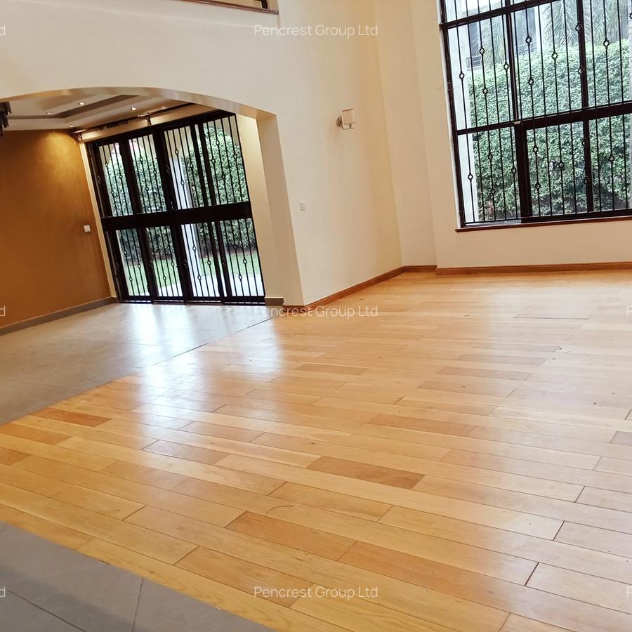 4 Bed Townhouse with En Suite in Lavington - 2