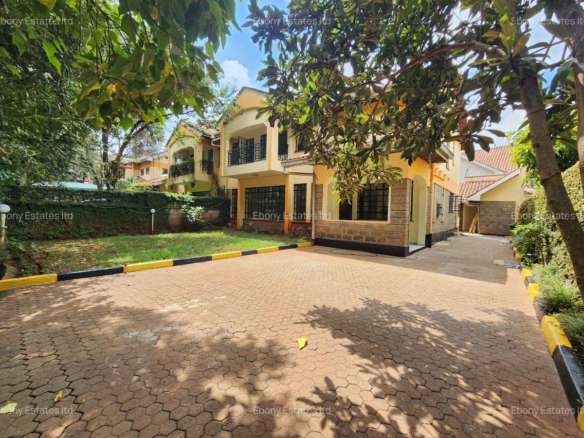 5 Bed Townhouse with En Suite in Lavington - 18