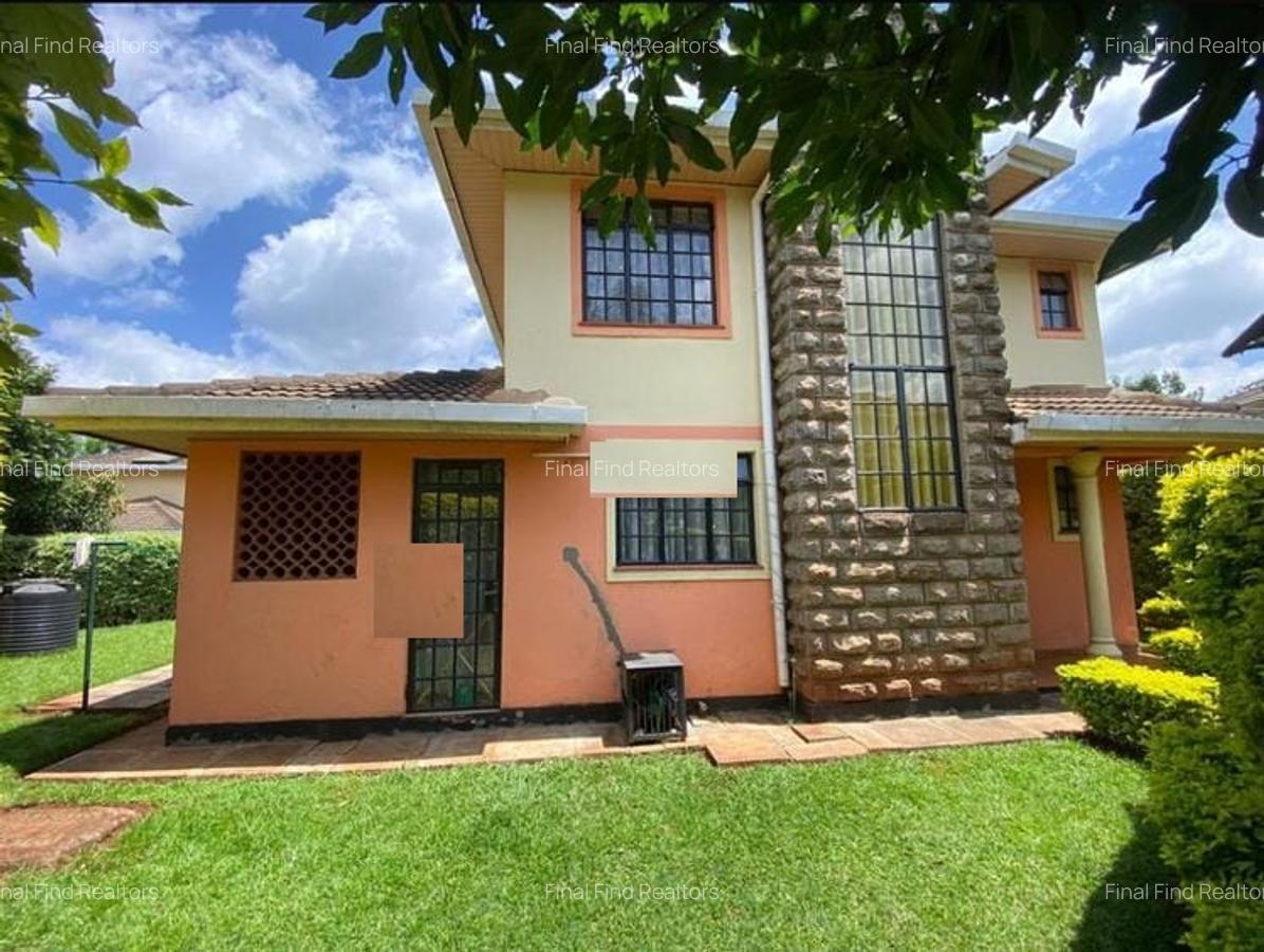 4 Bed Townhouse with En Suite in Ridgeways - 2