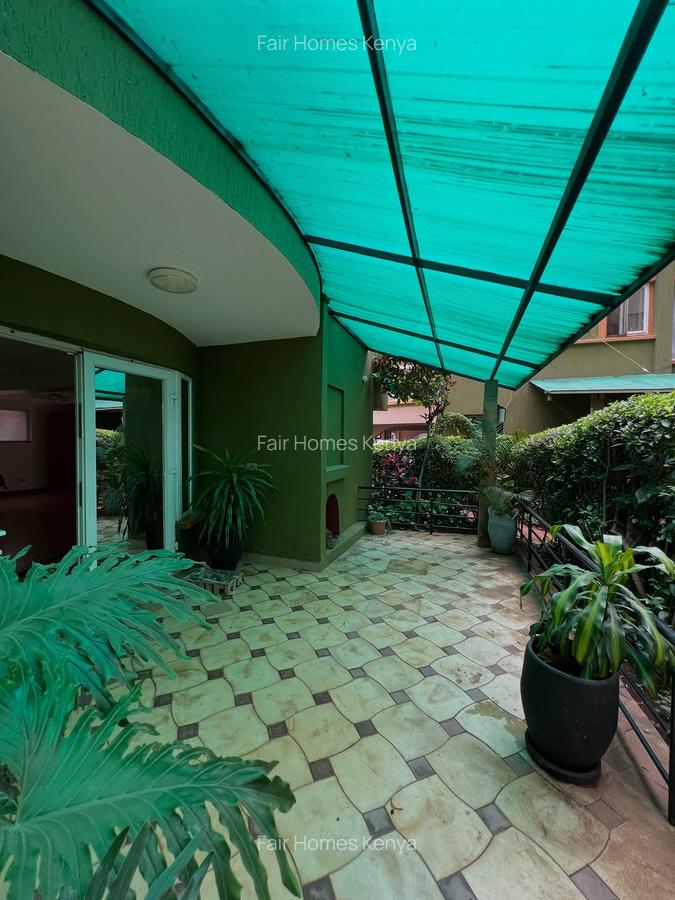 4 Bed Townhouse with En Suite at Riverside Drive - 19