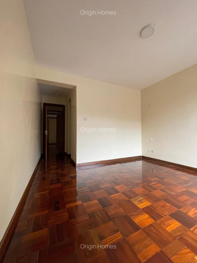 2 Bed Apartment with En Suite at Riverside Drive - 5