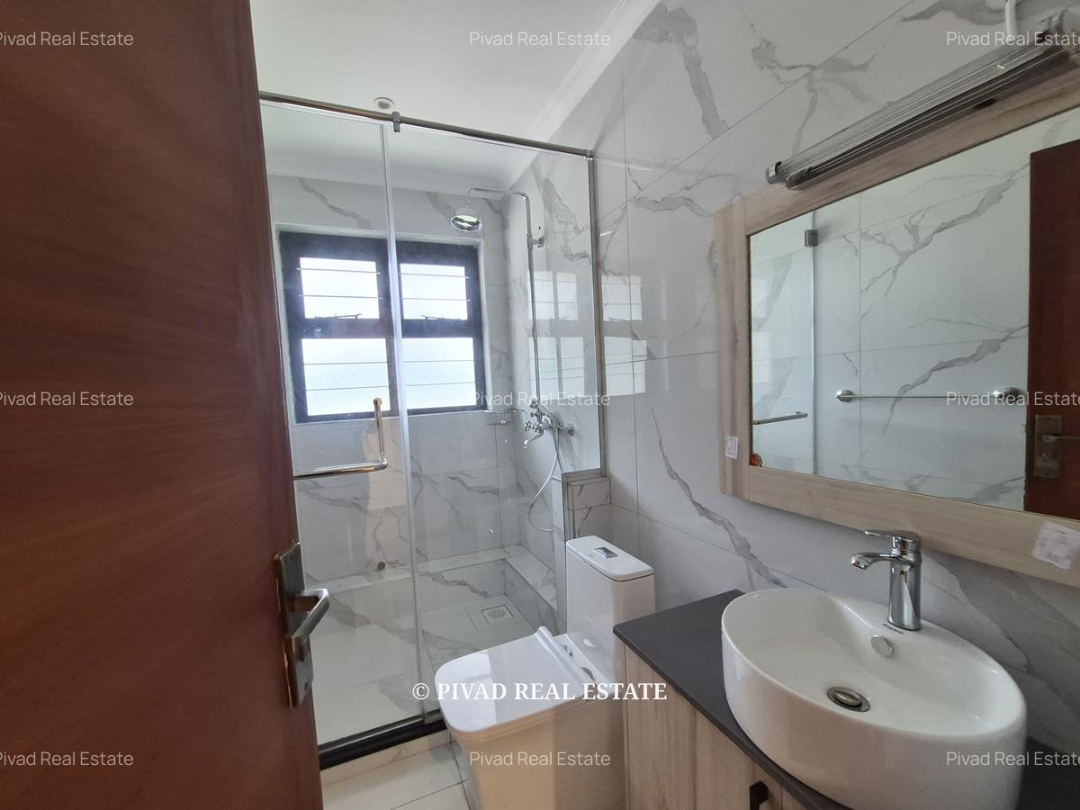 5 Bed House with Garden in Runda - 8