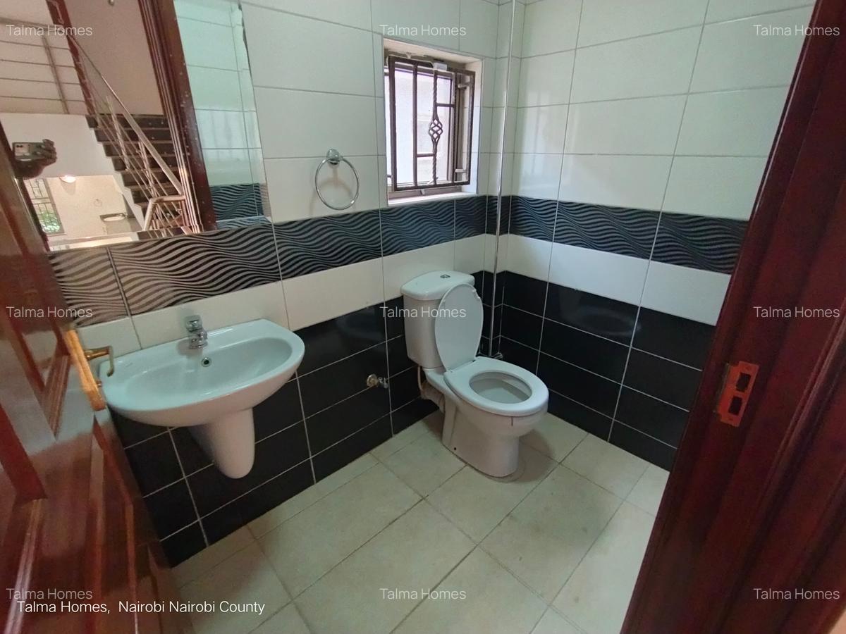 4 Bed Townhouse with En Suite at Near The Westgate - 8