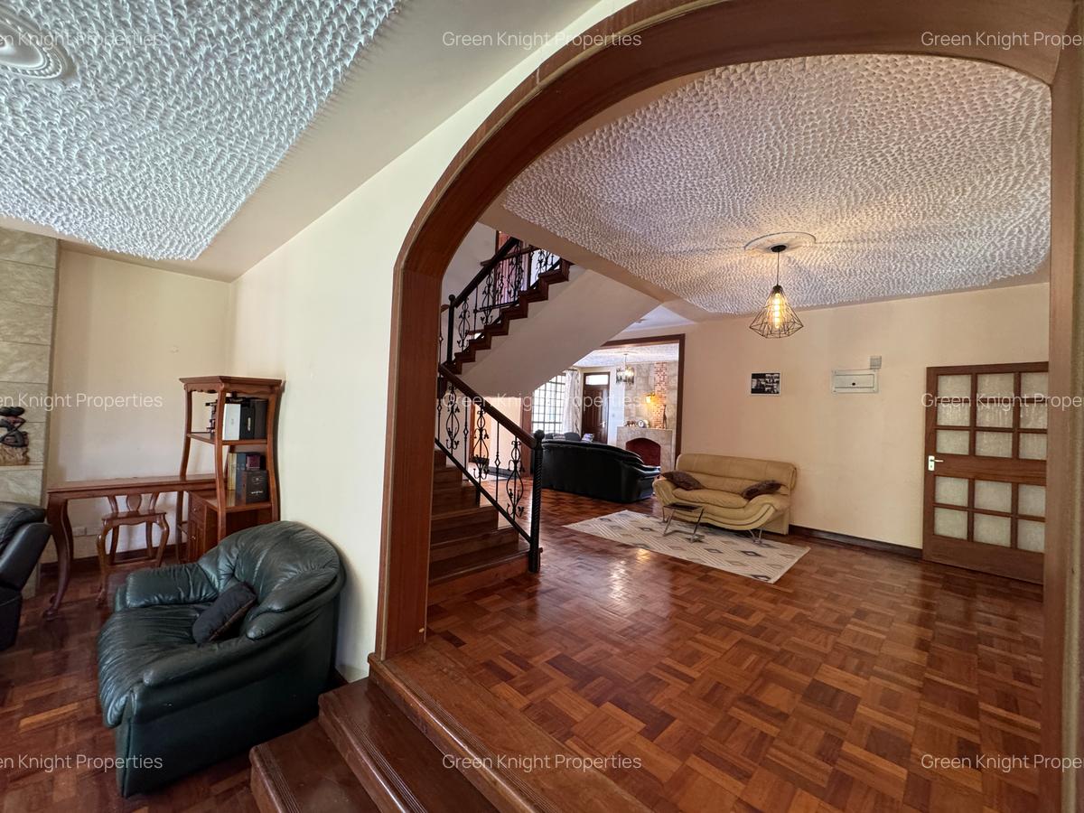 6 Bed House with En Suite in Runda - 7