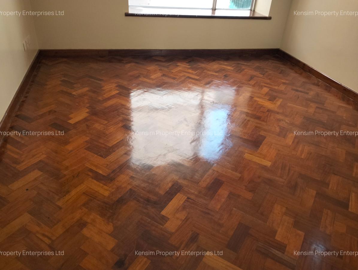 4 Bed Townhouse with En Suite in Lavington - 17