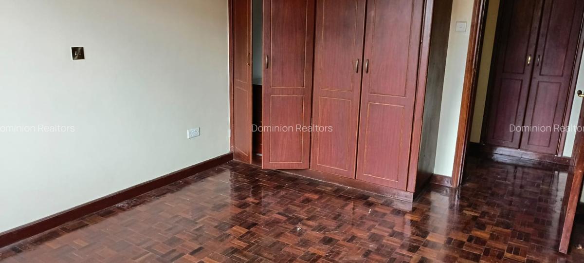 3 Bed Apartment with En Suite at Sports Road - 8