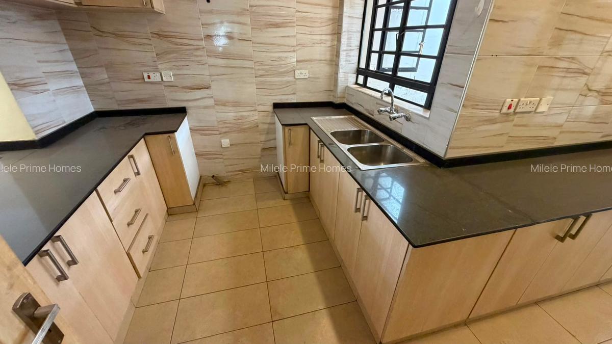 3 Bed Villa with En Suite at Garden Estate - 5