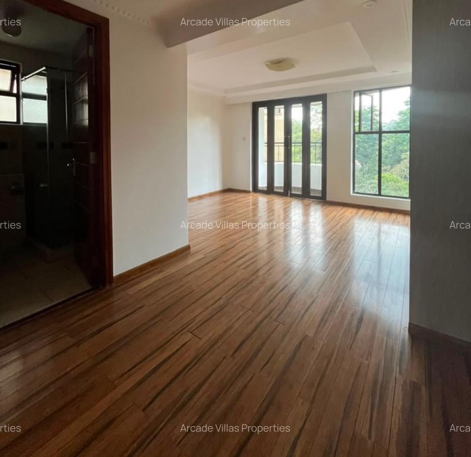 3 Bed Apartment with En Suite in Riverside - 7
