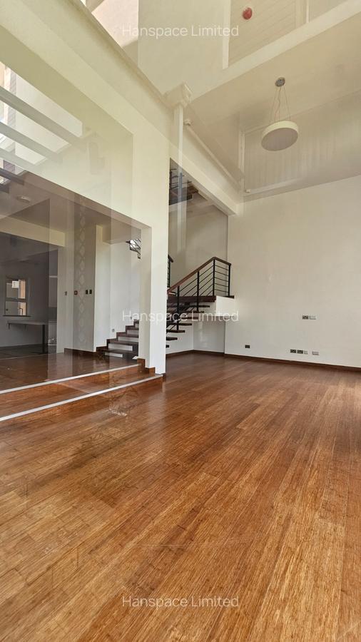 4 Bed Villa with En Suite in Lavington - 5